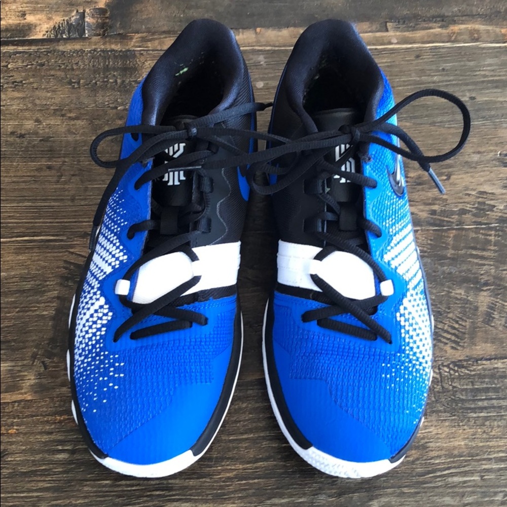 Nike boys’ basketball shoes